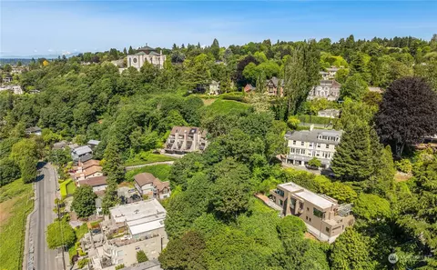 View/Area - 1100 Summit Ave E, Seattle, WA 98102 photo 8 of 8