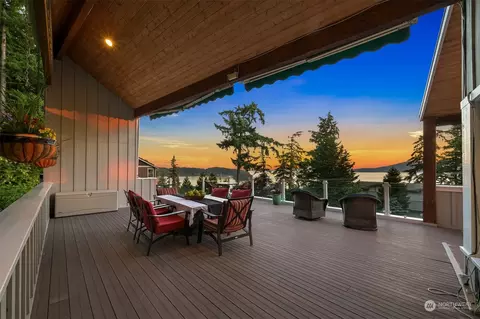 1330 Chuckanut Dr, Bellingham, WA 98229