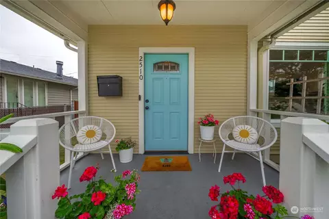 2510 Rockefeller, Everett, WA 98201 photo 2