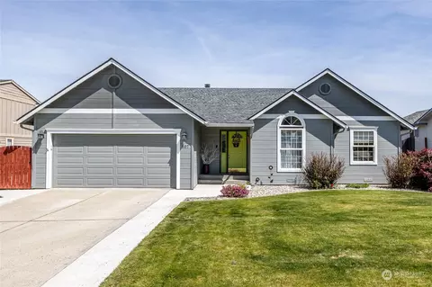 607 Royal Anne Dr, Wenatchee, WA 98801