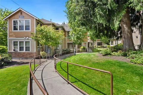 8535 Avondale Rd NE #A104, Redmond, WA 98052