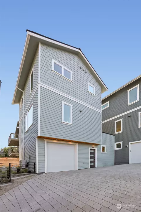 2810 22nd Ave W, Seattle, WA 98199