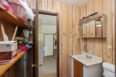 1529 Harvard St, Raymond, WA 98577 photo 11