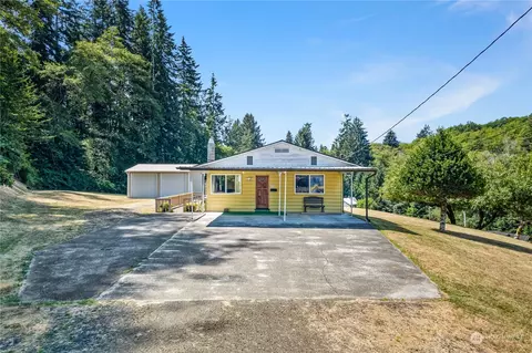 1529 Harvard St, Raymond, WA 98577