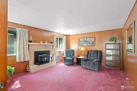 1529 Harvard St, Raymond, WA 98577 photo 2