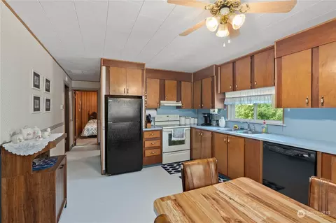 1529 Harvard St, Raymond, WA 98577 photo 6