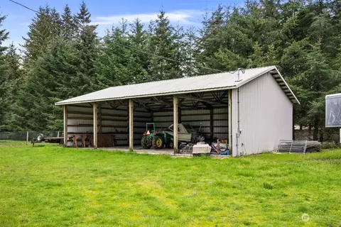 10019 Albany Pl, Rochester, WA 98579