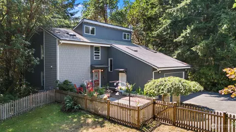5777 Banner Rd SE, Port Orchard, WA 98367