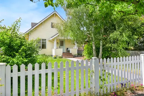 2311 King St, Bellingham, WA 98225