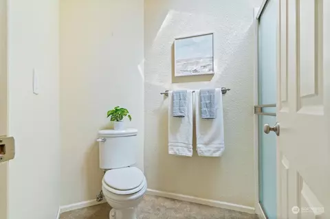 Bath - 14925 29th Dr SE, Mill Creek, WA 98012 photo 2 of 5