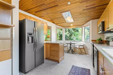 Kitchen - 14925 29th Dr SE, Mill Creek, WA 98012 photo 2 of 3