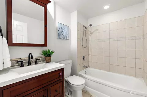 Bath - 10020 NE 201st St, Bothell, WA 98011 photo 5 of 5