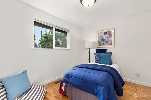 Bedroom - 10020 NE 201st St, Bothell, WA 98011 photo 2 of 3