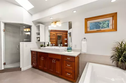 Bath - 10020 NE 201st St, Bothell, WA 98011 photo 2 of 5