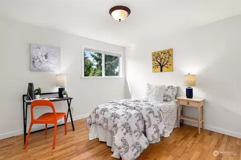 Bedroom - 10020 NE 201st St, Bothell, WA 98011 photo 3 of 3