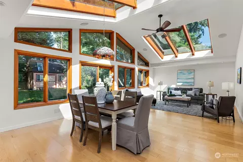 Dining - 10020 NE 201st St, Bothell, WA 98011 photo 2 of 2