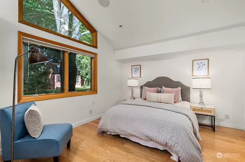 Bedroom - 10020 NE 201st St, Bothell, WA 98011 photo 1 of 3