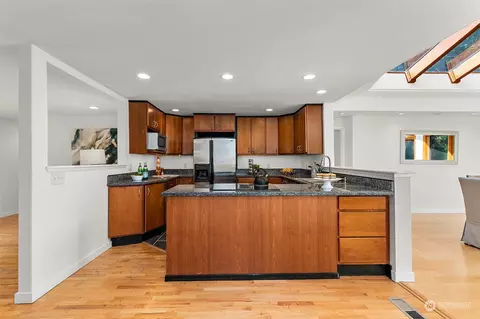 Kitchen - 10020 NE 201st St, Bothell, WA 98011 photo 1 of 5