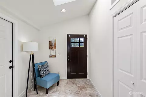 Entry Way - 10020 NE 201st St, Bothell, WA 98011 photo 1 of 1