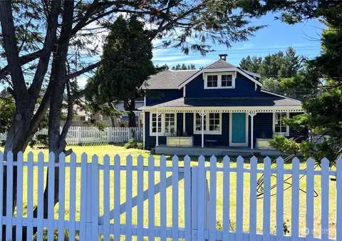 411 Pacific Ave N, Long Beach, WA 98631