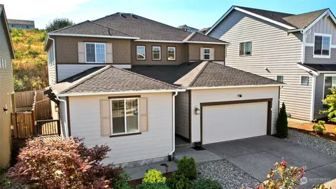 1121 Baker Heights Loop, Bremerton, WA 98312