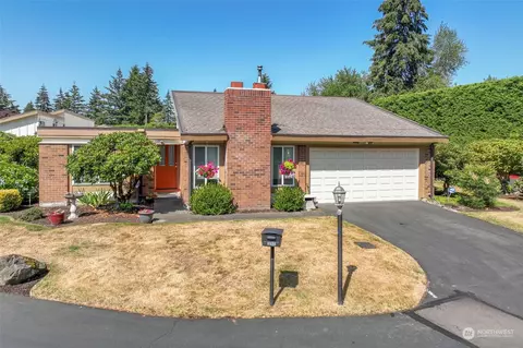 15970 NE 15th St #13, Bellevue, WA 98008