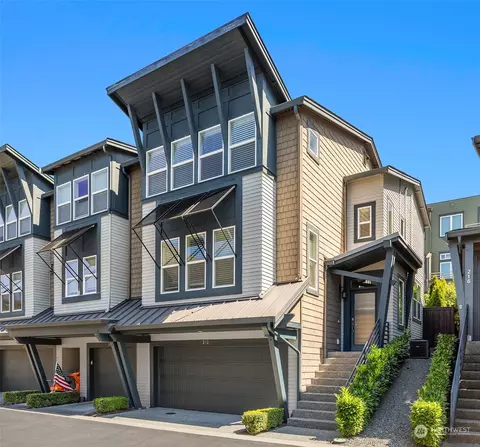 212 3rd Ln S, Kirkland, WA 98033