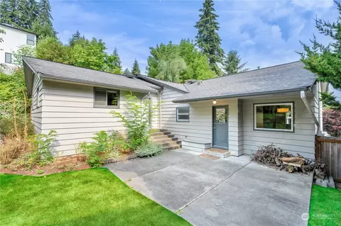 10415 SE 13th St, Bellevue, WA 98004