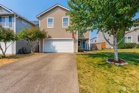 2243 SW Siskin Cir, Port Orchard, WA 98367