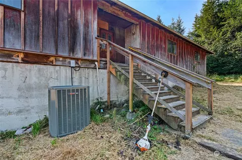 Exterior - 38 Burke Rd, Cosmopolis, WA 98537 photo 1 of 2