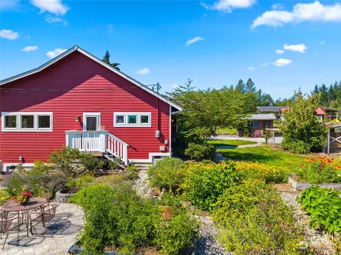 6227 284th St NW, Stanwood, WA 98292