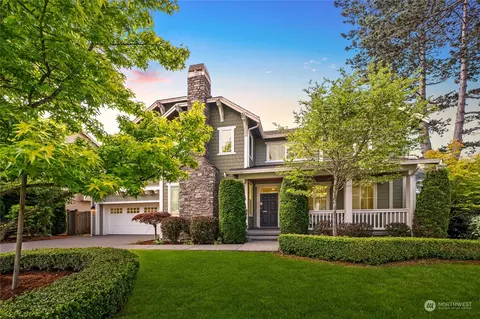 10313 NE 28th Pl, Bellevue, WA 98004