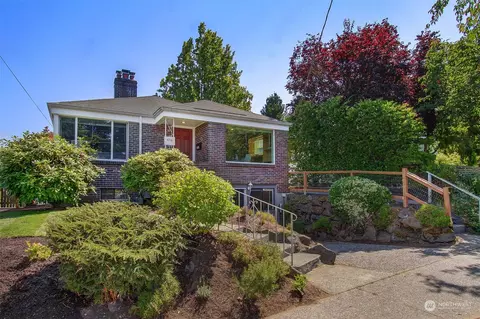 4216 33rd Ave W, Seattle, WA 98199