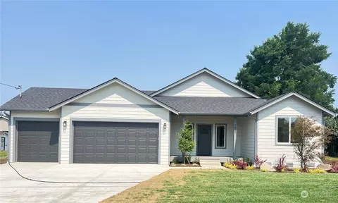 7807 NW 272nd St NW, Stanwood, WA 98292