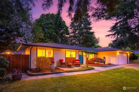 13929 102nd Ave NE, Kirkland, WA 98034