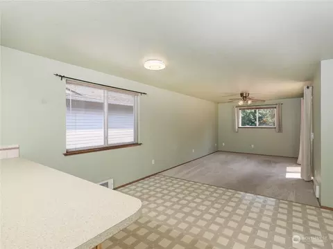 Living - 12431 46th Dr SE, Everett, WA 98208 photo 4 of 4