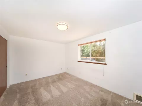 Bedroom - 12431 46th Dr SE, Everett, WA 98208 photo 5 of 7