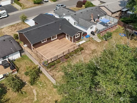 View/Area - 12431 46th Dr SE, Everett, WA 98208 photo 1 of 2