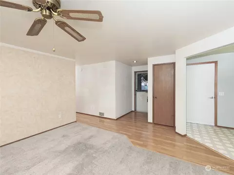 Living - 12431 46th Dr SE, Everett, WA 98208 photo 1 of 4