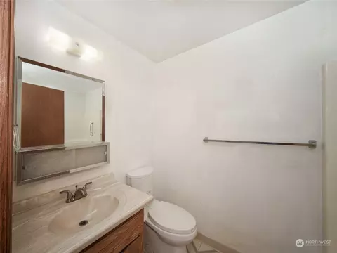 Bath - 12431 46th Dr SE, Everett, WA 98208 photo 1 of 2