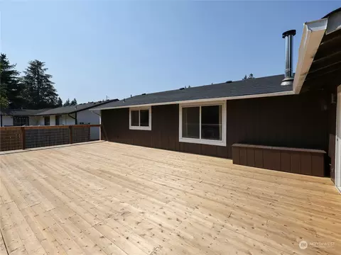 Exterior - 12431 46th Dr SE, Everett, WA 98208 photo 2 of 3