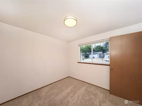 Bedroom - 12431 46th Dr SE, Everett, WA 98208 photo 4 of 7