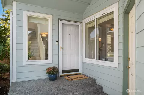 Entry Way - 1925 187th Pl SE, Bothell, WA 98012 photo 1 of 2