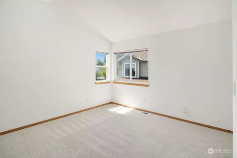 Bedroom - 1925 187th Pl SE, Bothell, WA 98012 photo 2 of 4