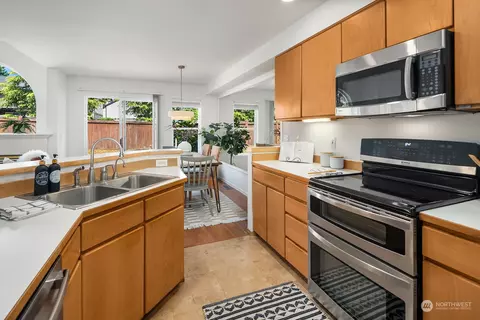 Kitchen - 1925 187th Pl SE, Bothell, WA 98012 photo 3 of 4