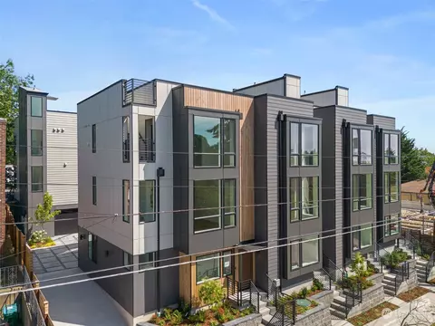 8328 16th Ave NW #D, Seattle, WA 98117