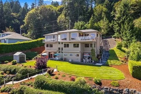 5011 Sunrise Beach Rd NW, Olympia, WA 98502