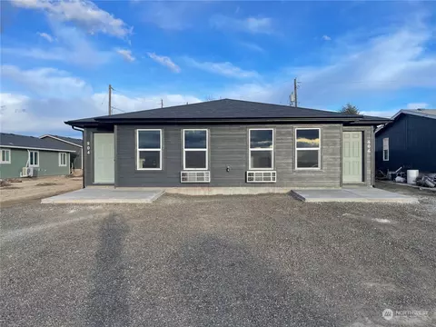 804 S Madison Ave, Warden, WA 98857