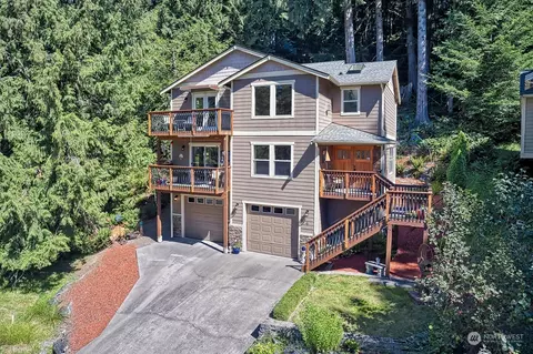 4 Lake Louise Dr, Bellingham, WA 98229