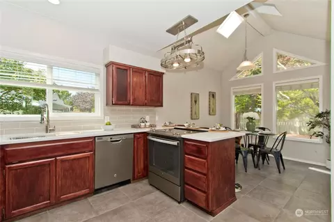 Kitchen - 3309 Spring Pl, Enumclaw, WA 98022 photo 3 of 3